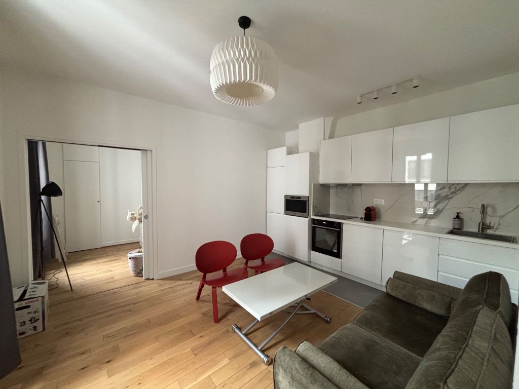 apartment 2 rooms for rent on PARIS (75116)