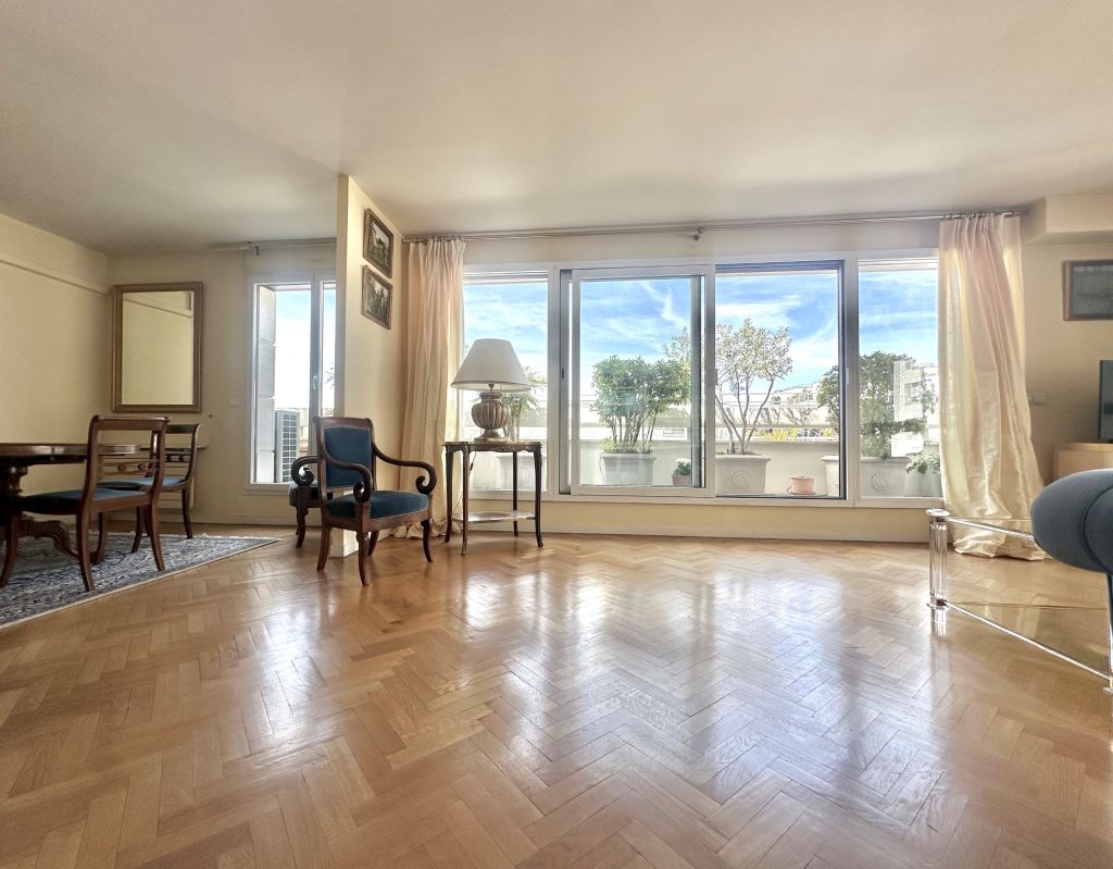 apartment 5 rooms for sale on LEVALLOIS PERRET (92300)